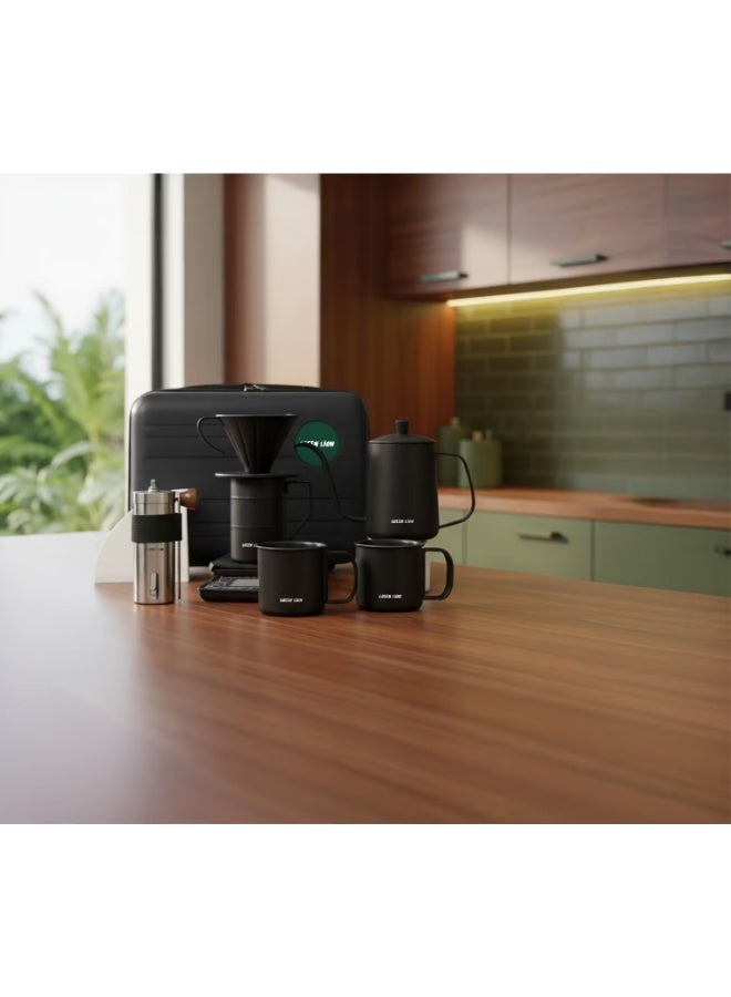 جرين ليون طقم ماكينة قهوة جرين ليون V-60 برو مع غلاية ذات عنق معقوف، 100 فلتر ورقي، ميزان دقيق، قمع تقطير، مطحنة قابلة للتعديل، كوبان من الفولاذ المقاوم للصدأ، حقيبة سفر متضمنة - أسود - Image 2